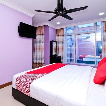 Oyo 714 Arina Hotel Bangi Εξωτερικό φωτογραφία