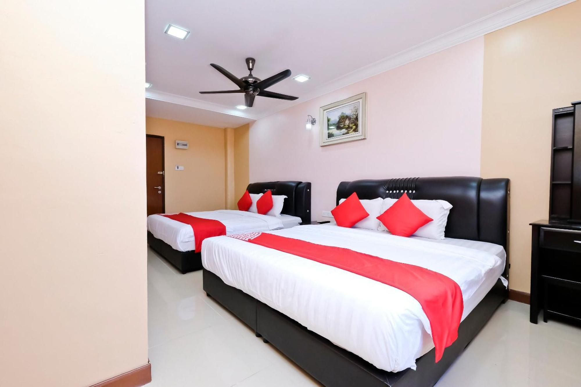 Oyo 714 Arina Hotel Bangi Εξωτερικό φωτογραφία