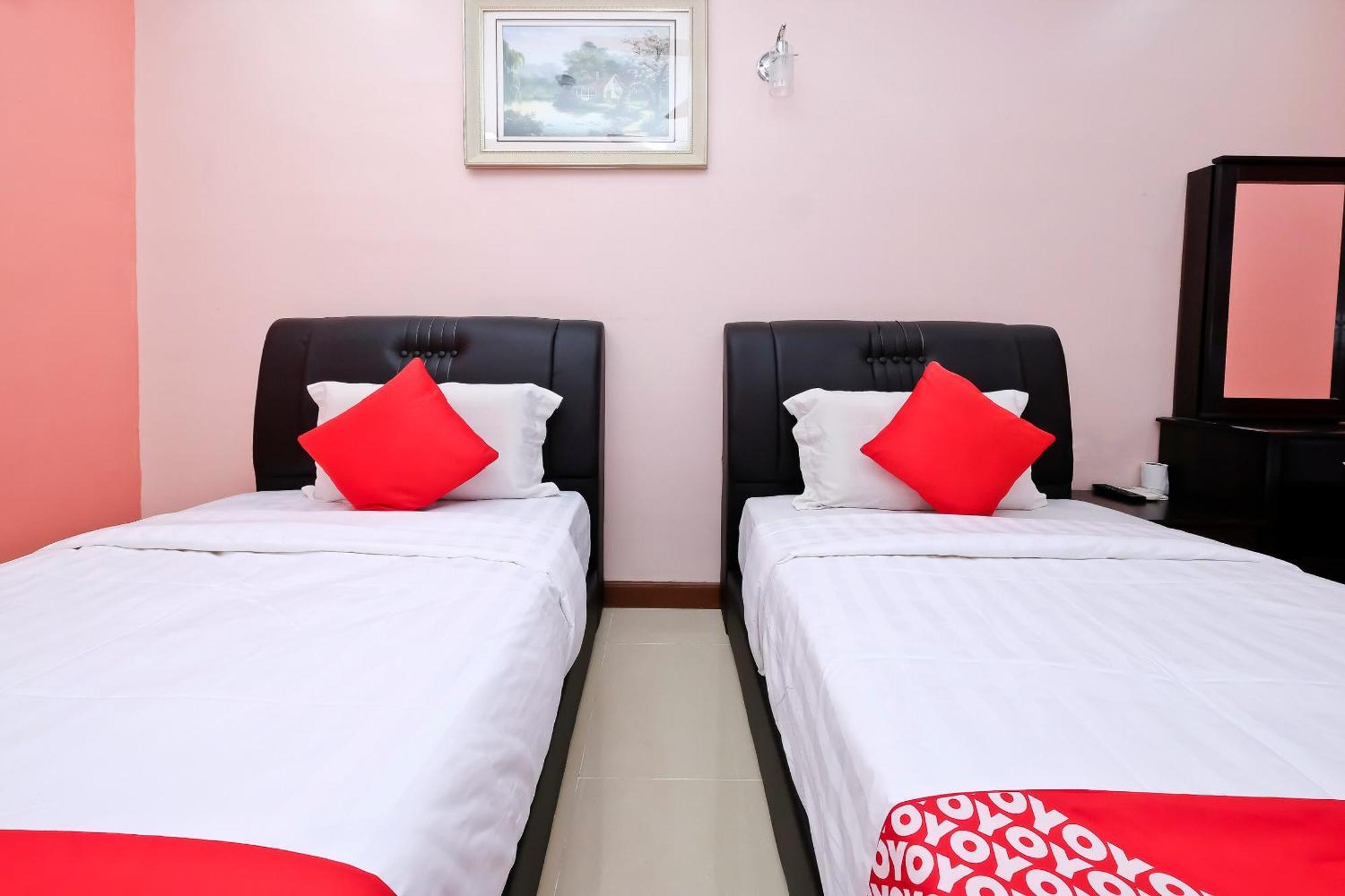 Oyo 714 Arina Hotel Bangi Εξωτερικό φωτογραφία