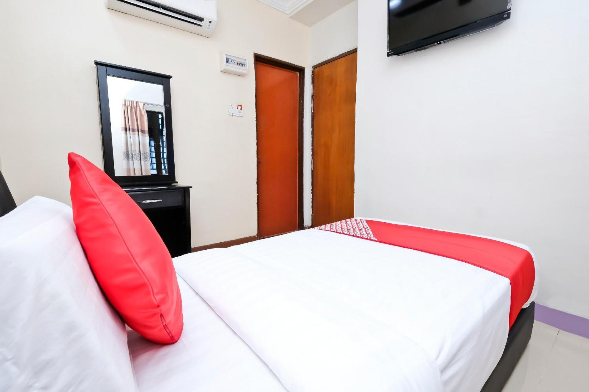 Oyo 714 Arina Hotel Bangi Εξωτερικό φωτογραφία