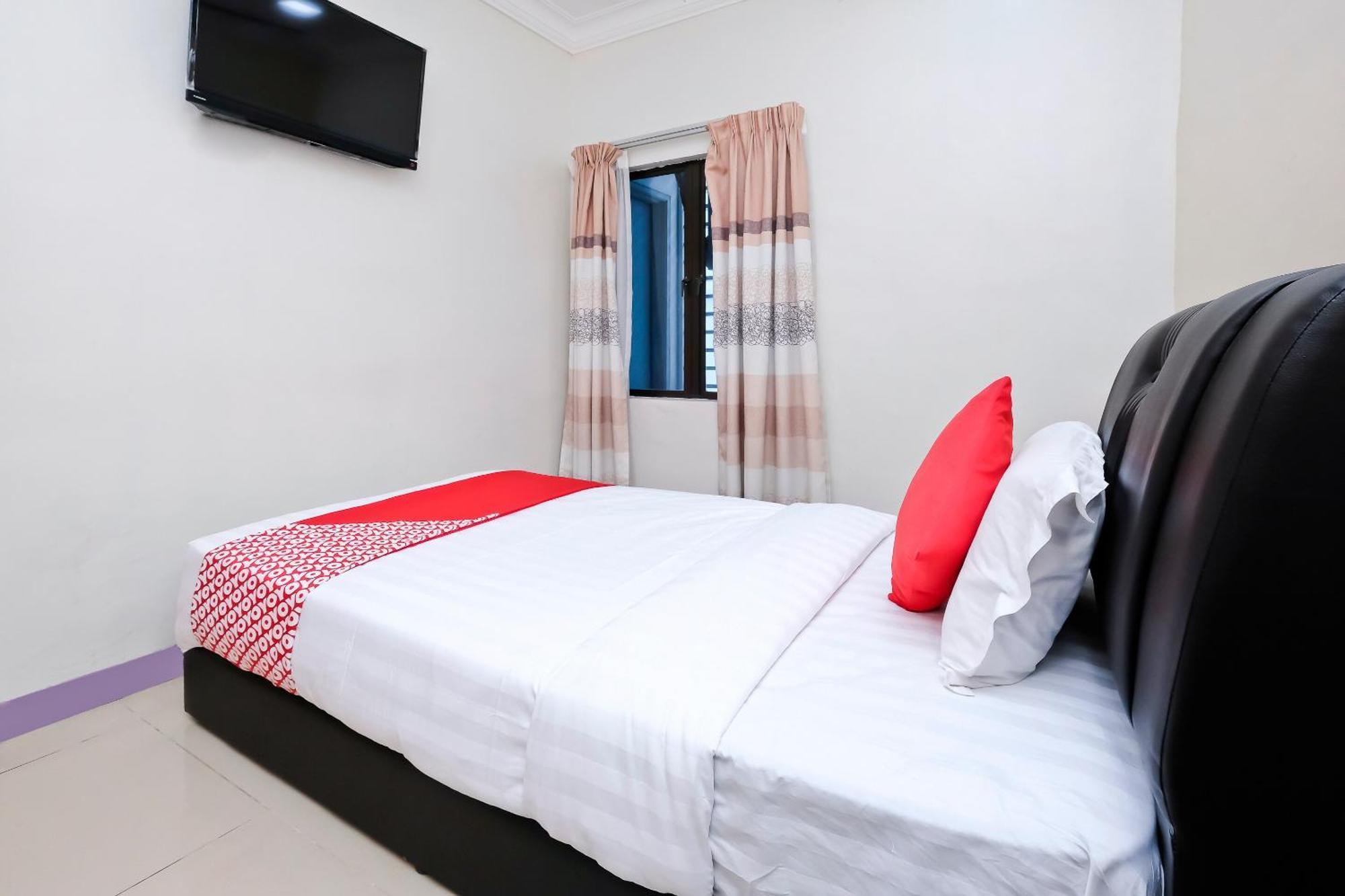 Oyo 714 Arina Hotel Bangi Εξωτερικό φωτογραφία