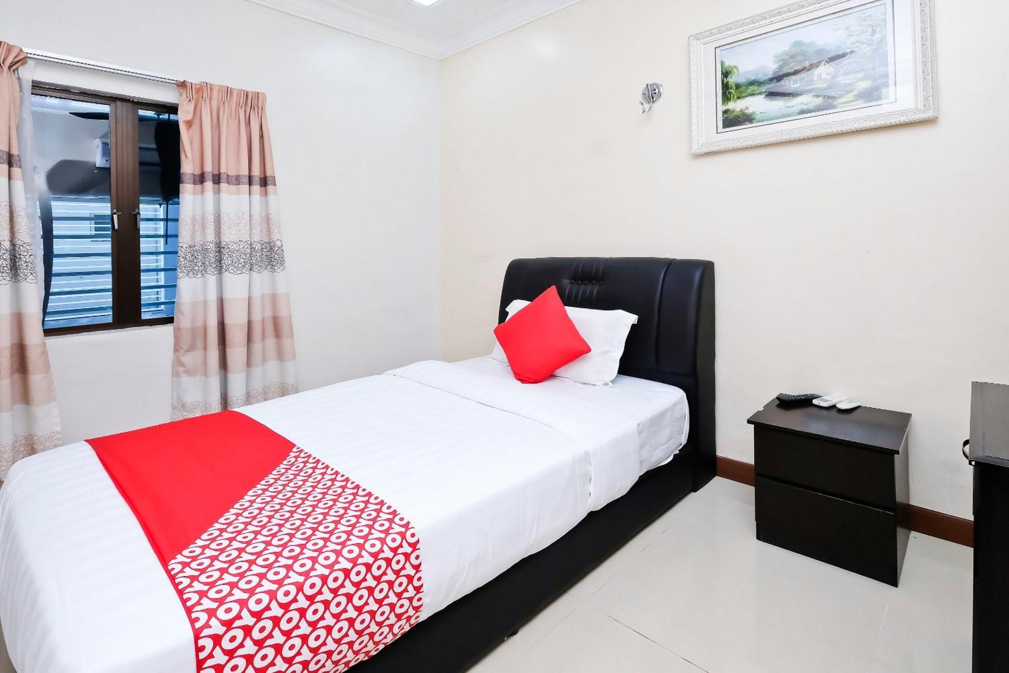 Oyo 714 Arina Hotel Bangi Εξωτερικό φωτογραφία