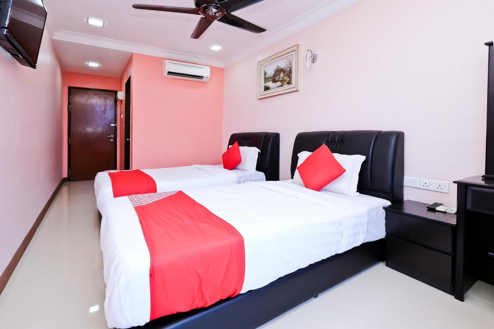 Oyo 714 Arina Hotel Bangi Εξωτερικό φωτογραφία