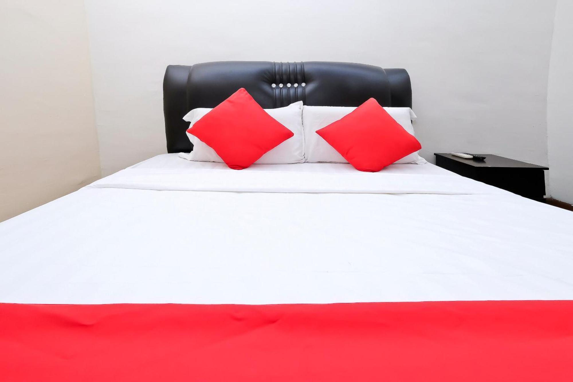 Oyo 714 Arina Hotel Bangi Εξωτερικό φωτογραφία
